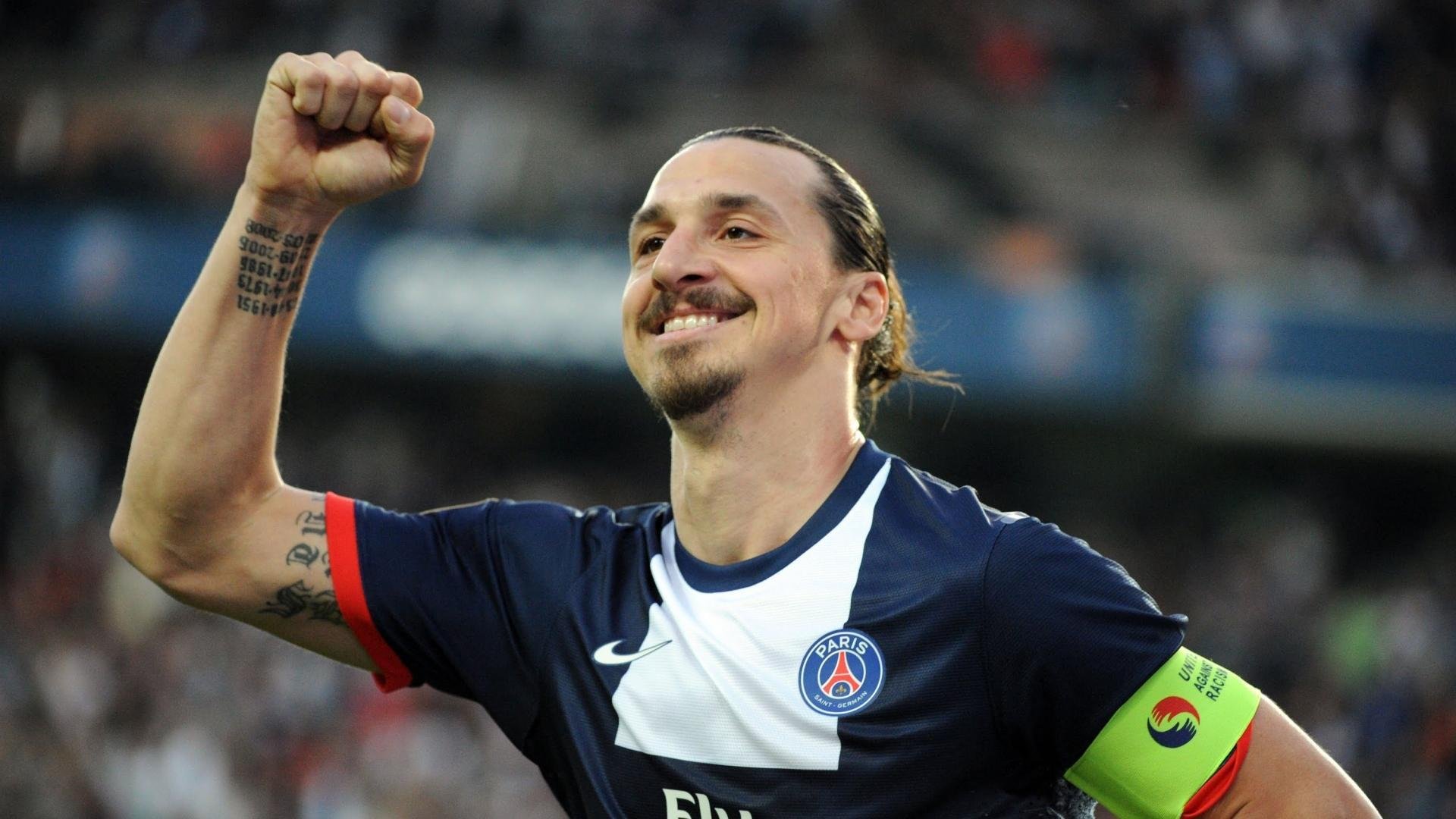 街道狂飙与球场激战，速度与团队的双重奏