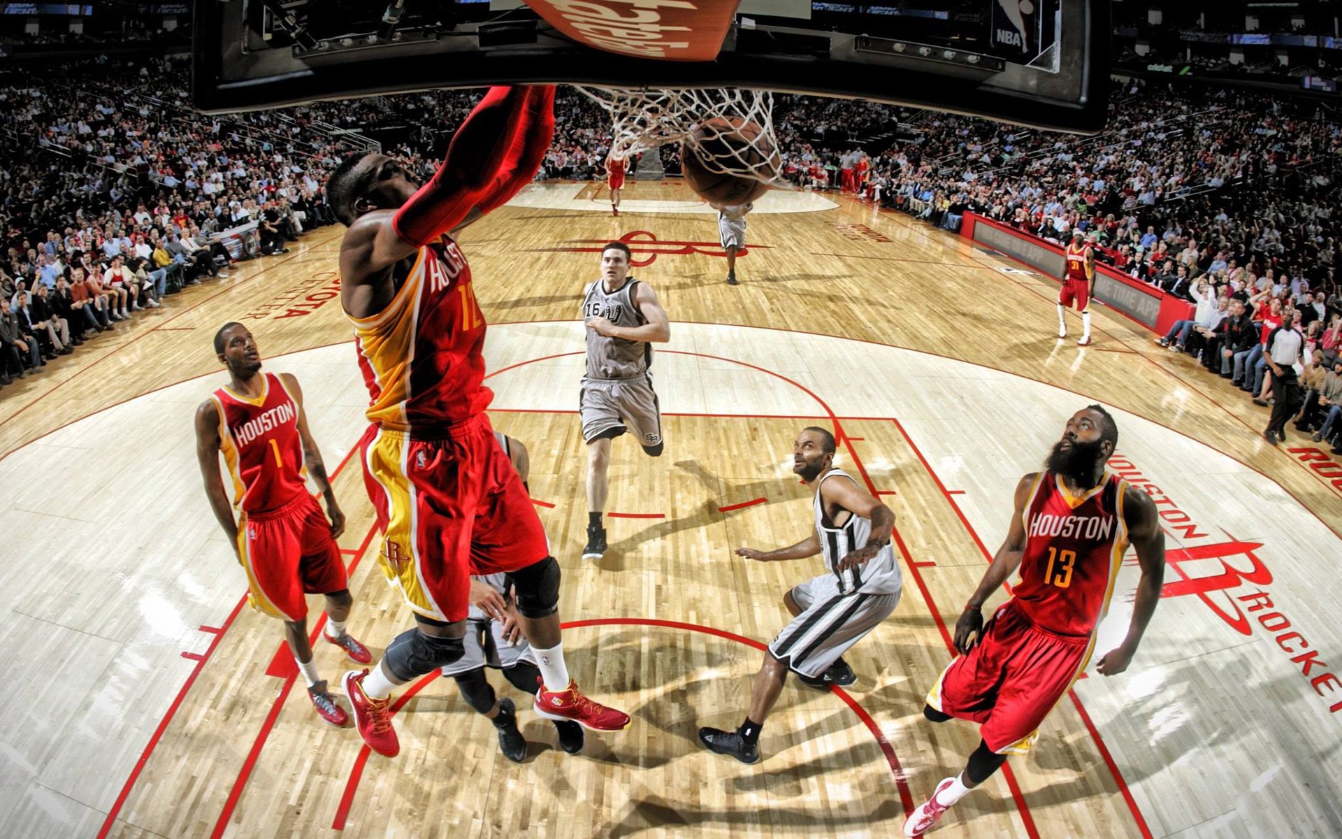 南粤烈焰焚金陵,武切维奇31+12碾压内线,广州队三节狂潮送江苏七连败